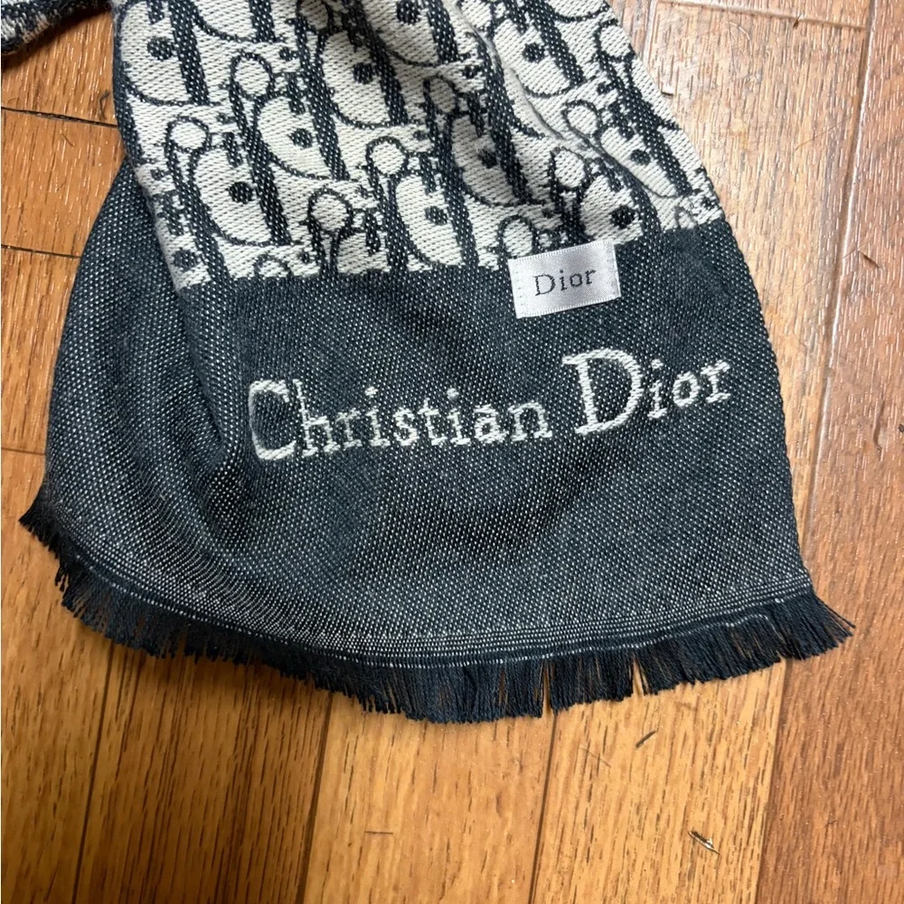 Christian Dior Oblique Blue Marine scarf - Picture 9 of 9